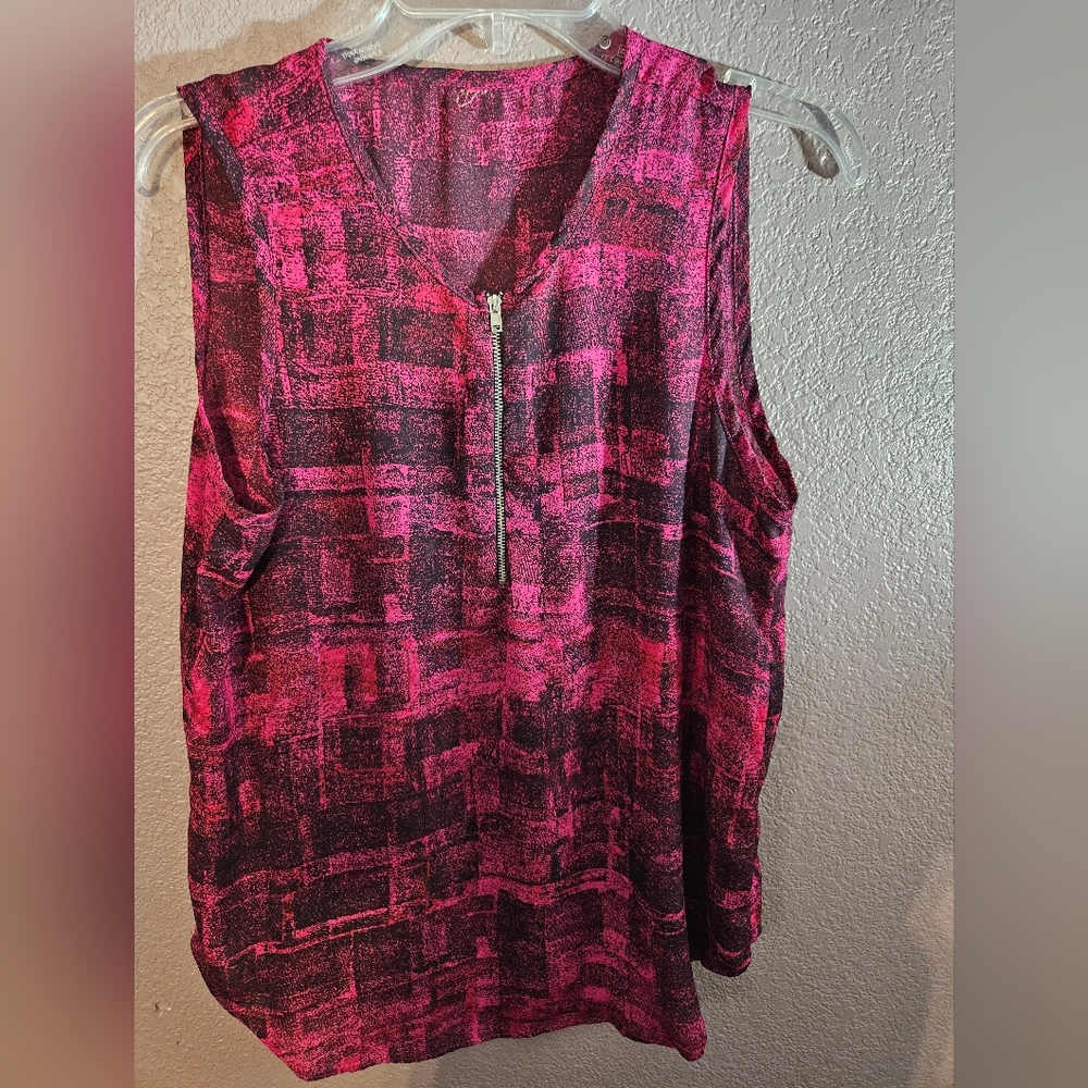 Sleeveless Pink and Black Zip-Front Women's Top